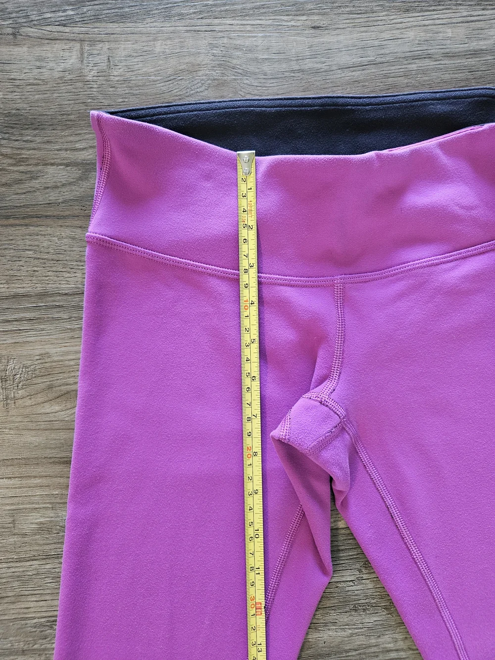Lululemon‎ Plum Pink & Black Reversible Capri Leggings